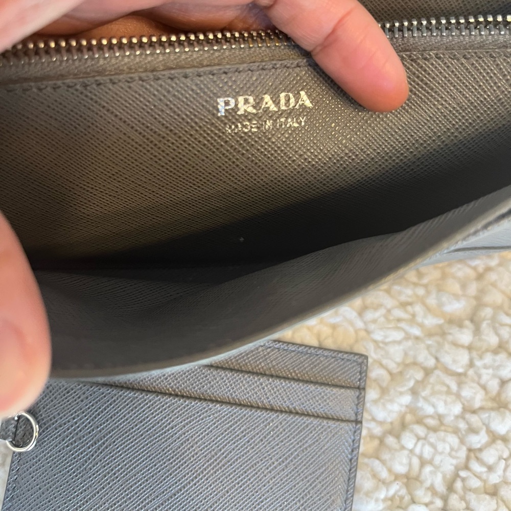 Authentic PRADA Envelope wallet in Saffiano leather - Picture 14 of 16